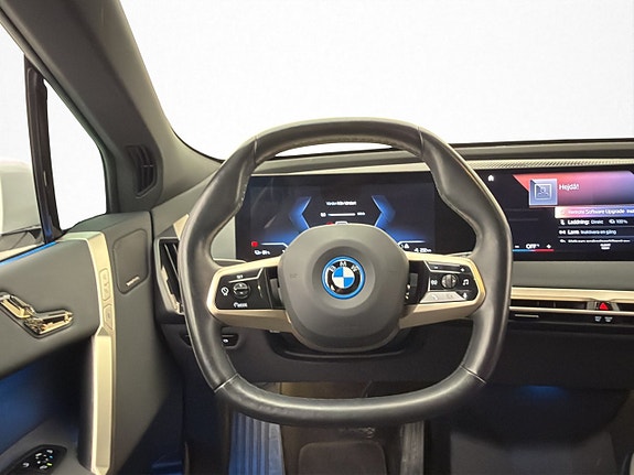 BMW iX 16 of 30