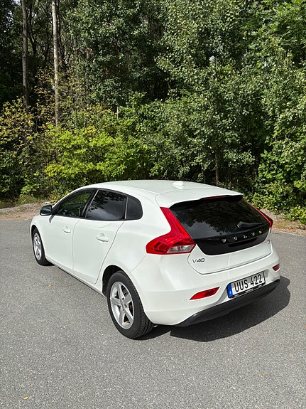 Volvo V40 4 of 5