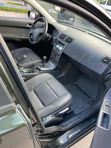 Volvo S40 8 of 16