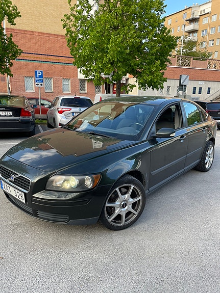Volvo S40 2 of 16