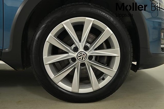 Volkswagen Golf Alltrack 12 of 12