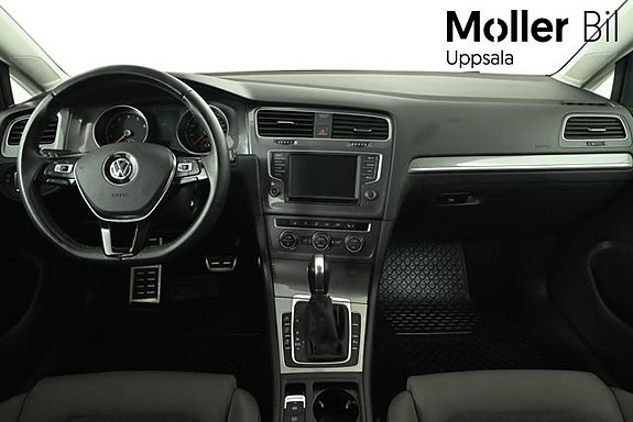 Volkswagen Golf Alltrack 9 of 12