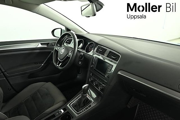Volkswagen Golf Alltrack 10 of 12