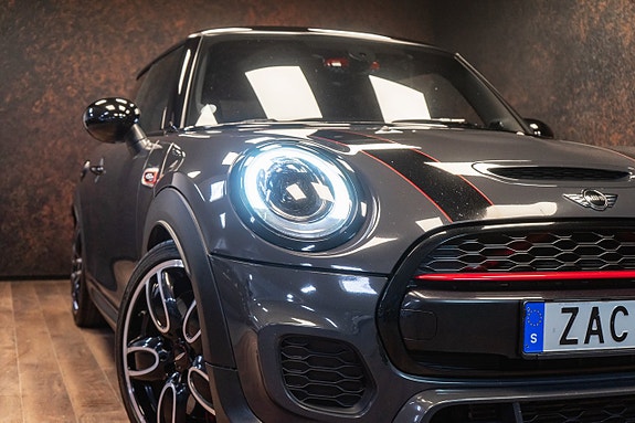 MINI John Cooper Works 3 of 5