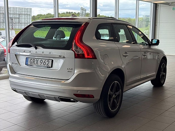 Volvo XC60 3 of 5