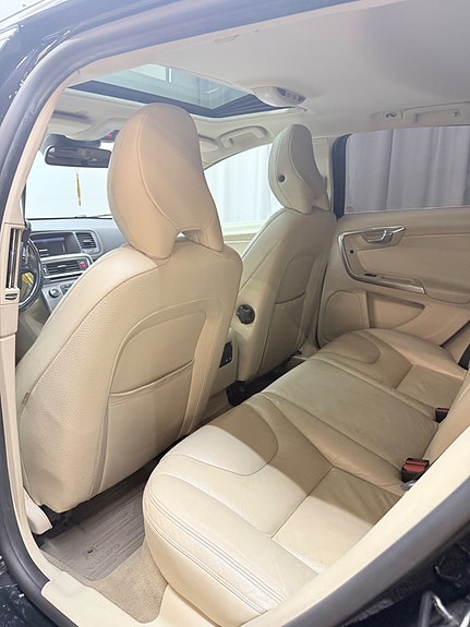 Volvo V60 6 of 11
