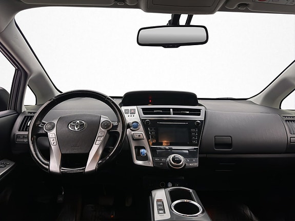 Toyota Prius+ 15 of 28