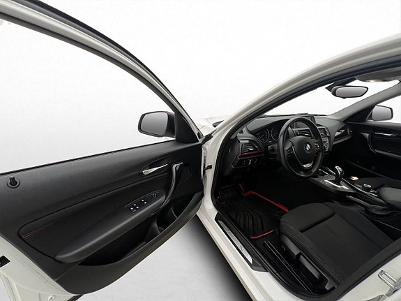 BMW 120 9 of 30