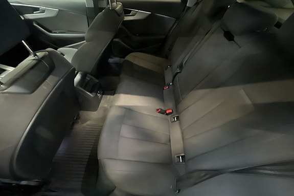 Audi A4 9 of 11
