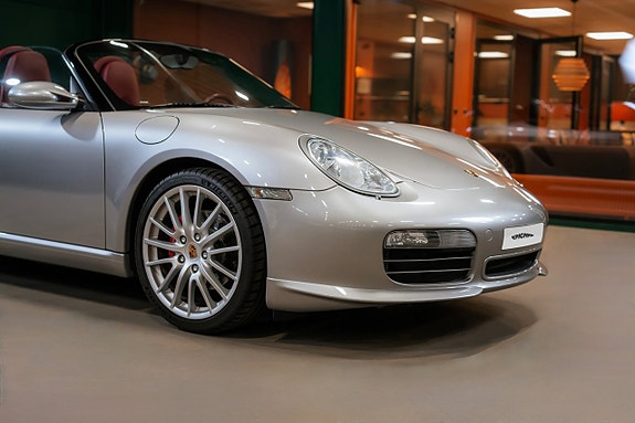 Porsche Boxster Spyder 2 of 30