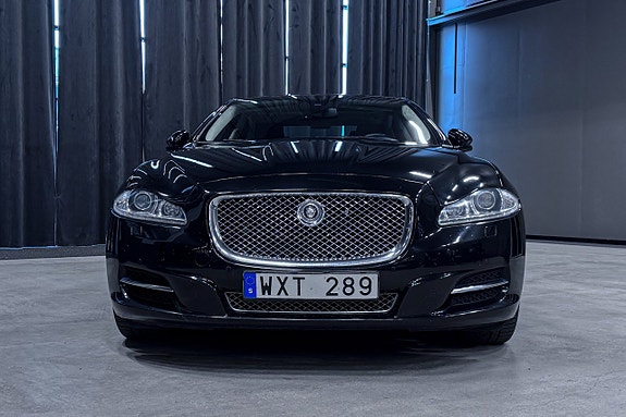 Jaguar XJ 9 of 21