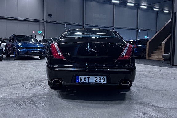 Jaguar XJ 5 of 5