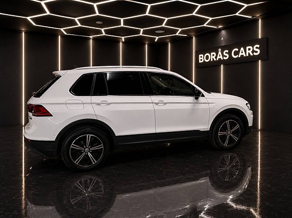 Volkswagen Tiguan 5 of 20