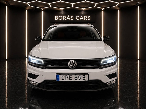 Volkswagen Tiguan 2 of 20