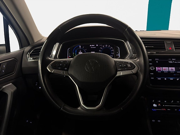 Volkswagen Tiguan 17 of 22