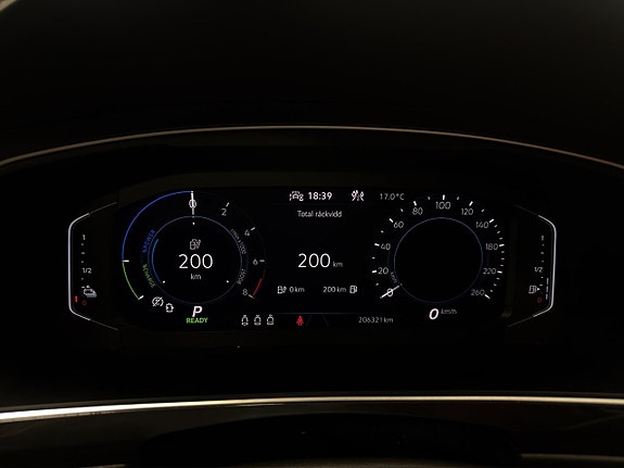 Volkswagen Tiguan 12 of 22
