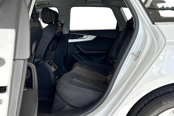 Audi A4 15 of 30