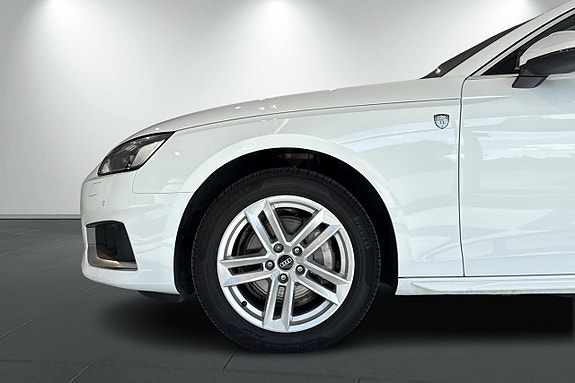 Audi A4 11 of 30