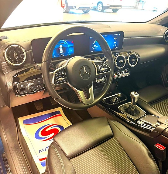 Mercedes-Benz CLA200 12 of 23