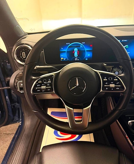 Mercedes-Benz CLA200 14 of 23