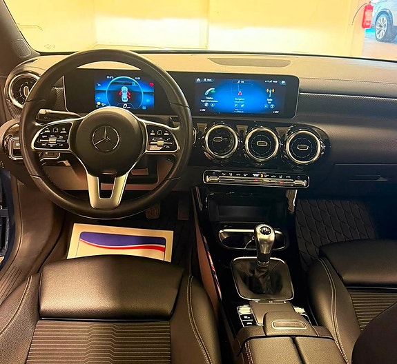 Mercedes-Benz CLA200 13 of 23