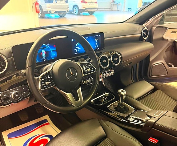 Mercedes-Benz CLA200 11 of 23