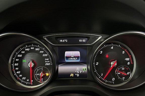 Mercedes-Benz CLA200 d 22 of 26