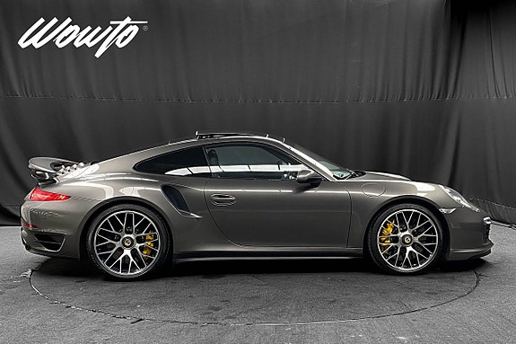 Porsche 911 3 of 5