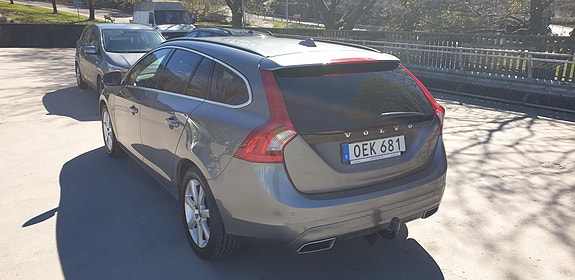 Volvo V60 2 of 3