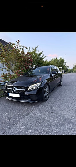 Mercedes-Benz C220 3 of 5