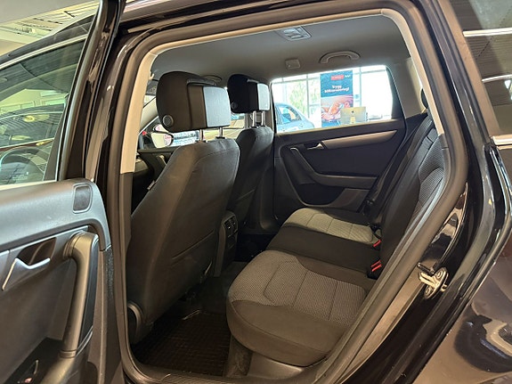 Volkswagen Passat 19 of 20