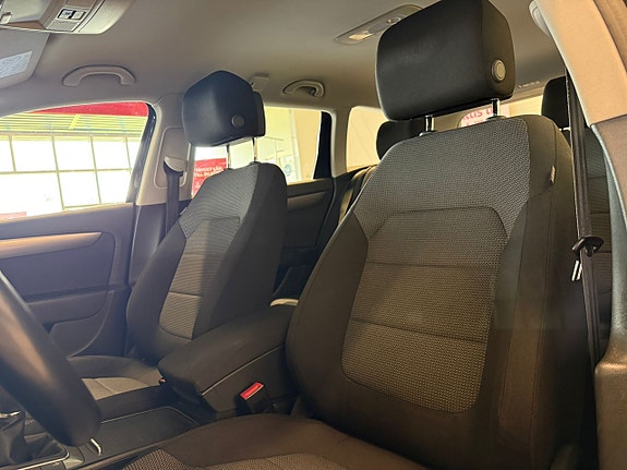 Volkswagen Passat 11 of 20