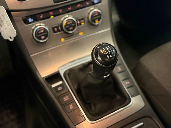 Volkswagen Passat 18 of 20