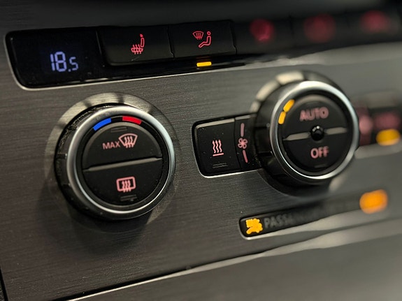 Volkswagen Passat 17 of 20