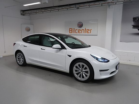 Tesla Model 3 5 of 5