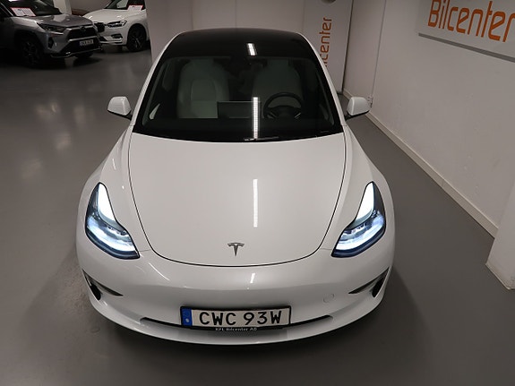 Tesla Model 3 12 of 30