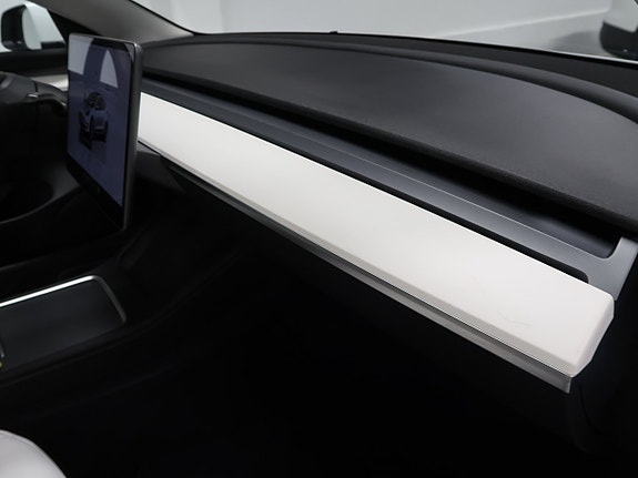 Tesla Model 3 29 of 30