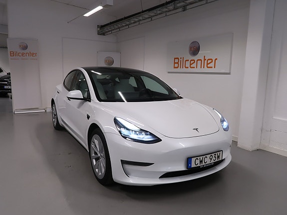 Tesla Model 3 4 of 5