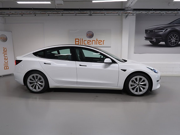 Tesla Model 3 6 of 30
