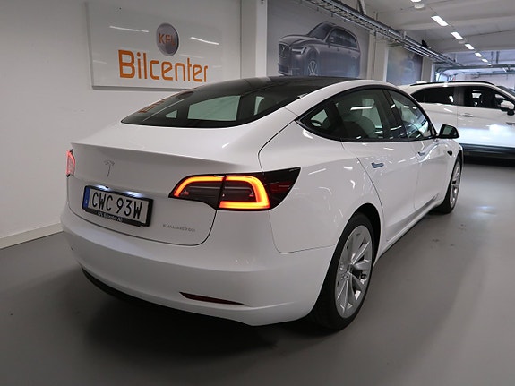 Tesla Model 3 7 of 30