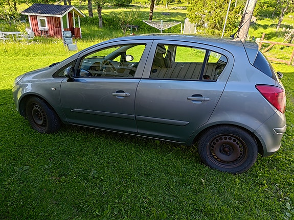 Opel Corsa 2 of 5