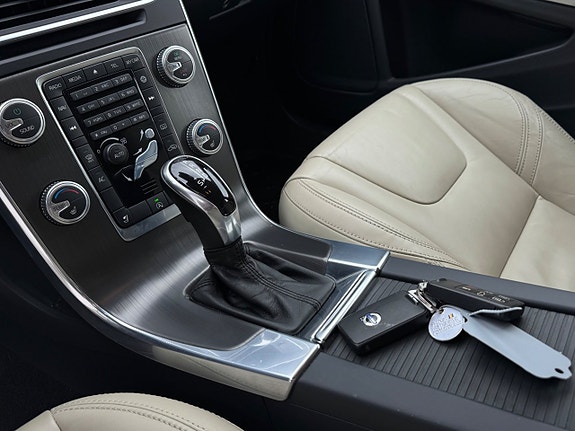 Volvo V60 17 of 21