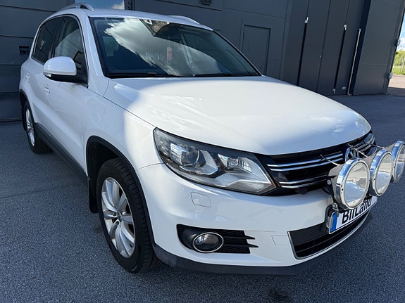 Volkswagen Tiguan 3 of 9