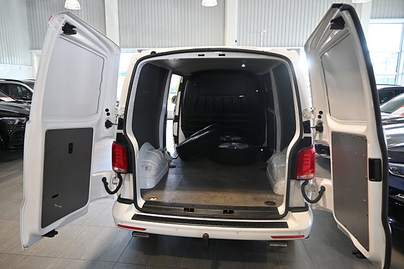 Volkswagen Transporter 12 of 19