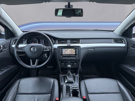 Skoda Superb 14 of 27