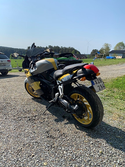 BMW K 1200 S 2 of 4