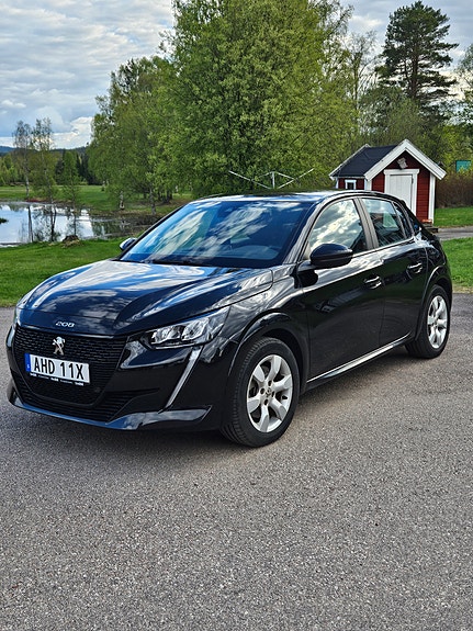 Peugeot e-208 3 of 5