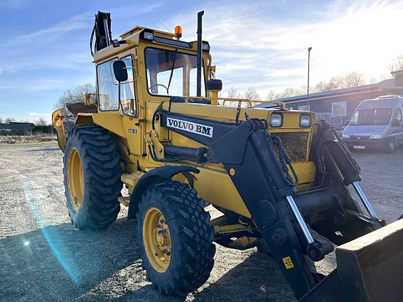 Traktorgrävare Volvo BM 616B 4 of 12
