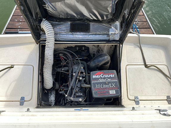 Uttern 6200 DC, Mercruiser 3,0 10 of 13