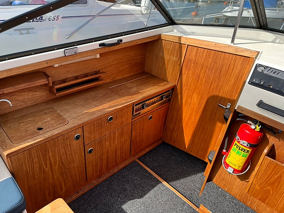Uttern 6200 DC, Mercruiser 3,0 9 of 13